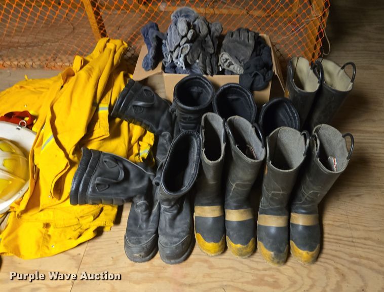 image for item EQ3519 Fire fighter equipment