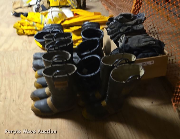 image for item EQ3519 Fire fighter equipment