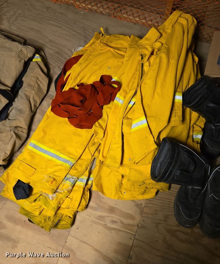 image for item EQ3519 Fire fighter equipment