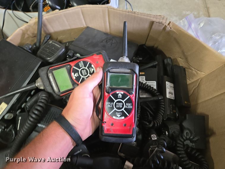 image for item EQ3521 Approximately 35 two way radios 