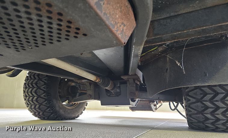 image for item IO9996 2012 Kubota RTV1100 utility vehicle