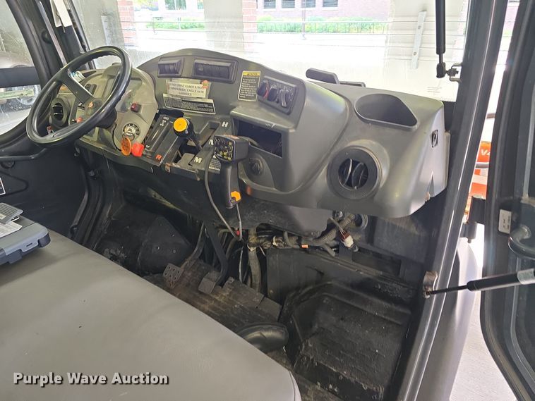 image for item IO9996 2012 Kubota RTV1100 utility vehicle