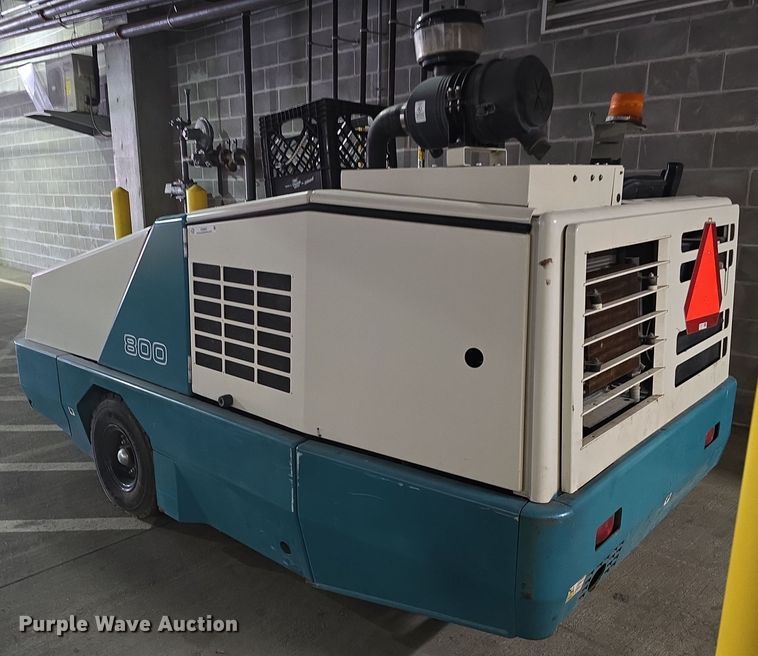 image for item IO9997 2013 Tennant 800 sweeper