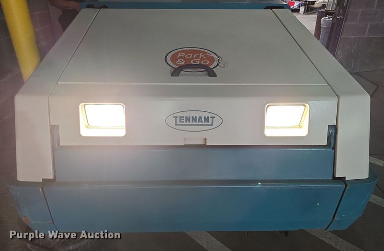 image for item IO9997 2013 Tennant 800 sweeper