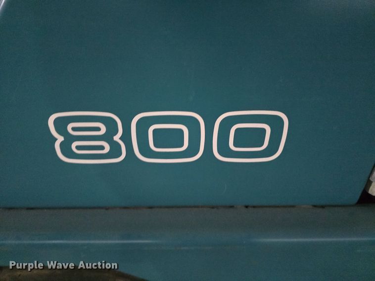 image for item IO9997 2013 Tennant 800 sweeper