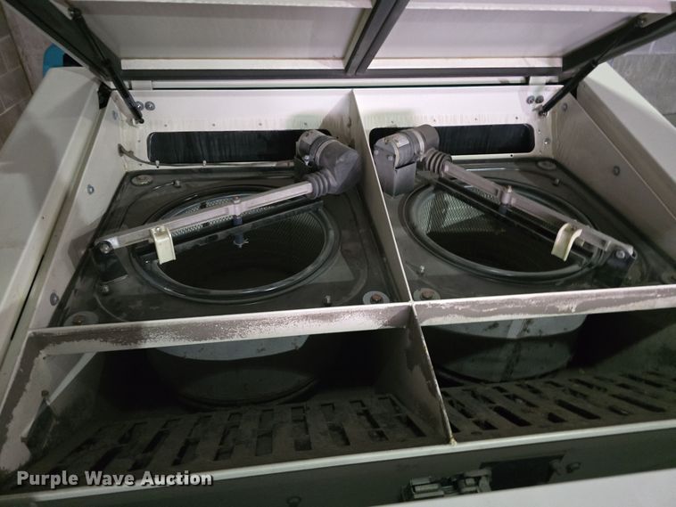 image for item IO9997 2013 Tennant 800 sweeper