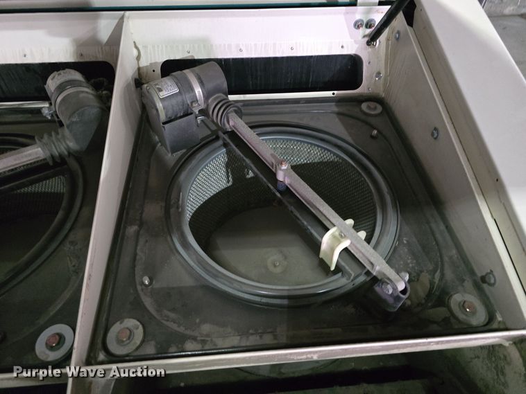 image for item IO9997 2013 Tennant 800 sweeper