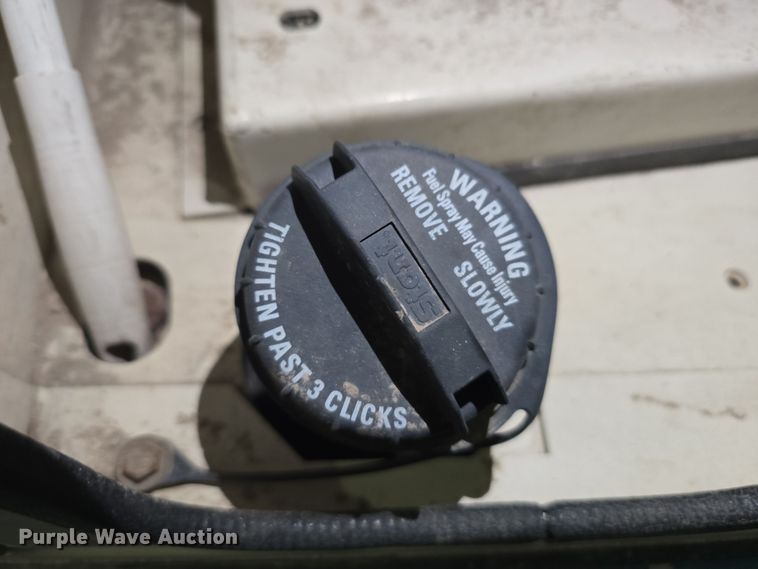 image for item IO9997 2013 Tennant 800 sweeper