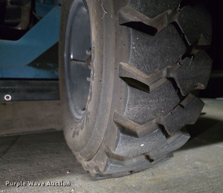 image for item IO9997 2013 Tennant 800 sweeper