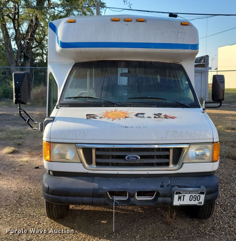 image for item JO9340 2007 Ford Eldorado  shuttle bus