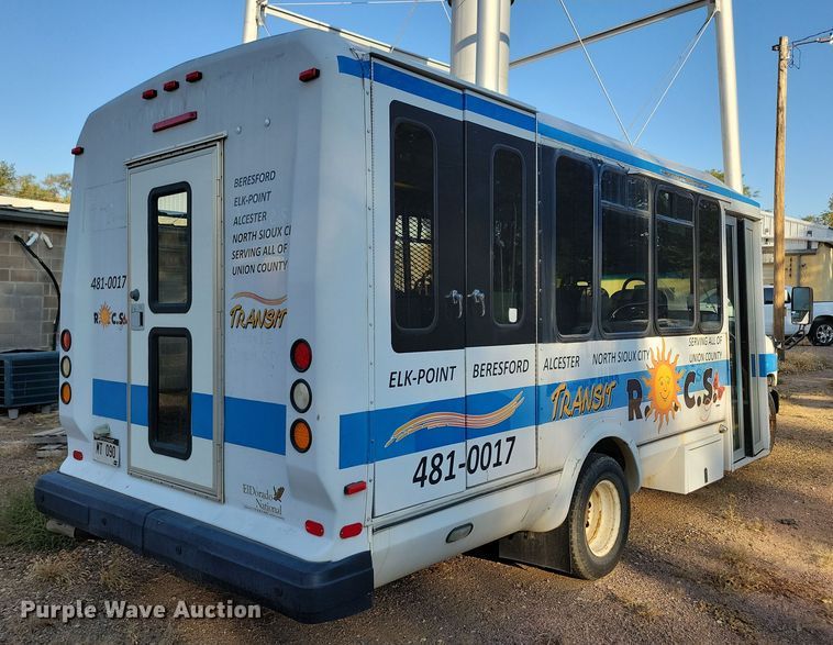 image for item JO9340 2007 Ford Eldorado  shuttle bus