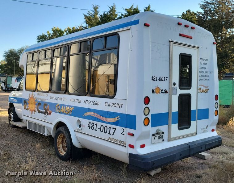 image for item JO9340 2007 Ford Eldorado  shuttle bus