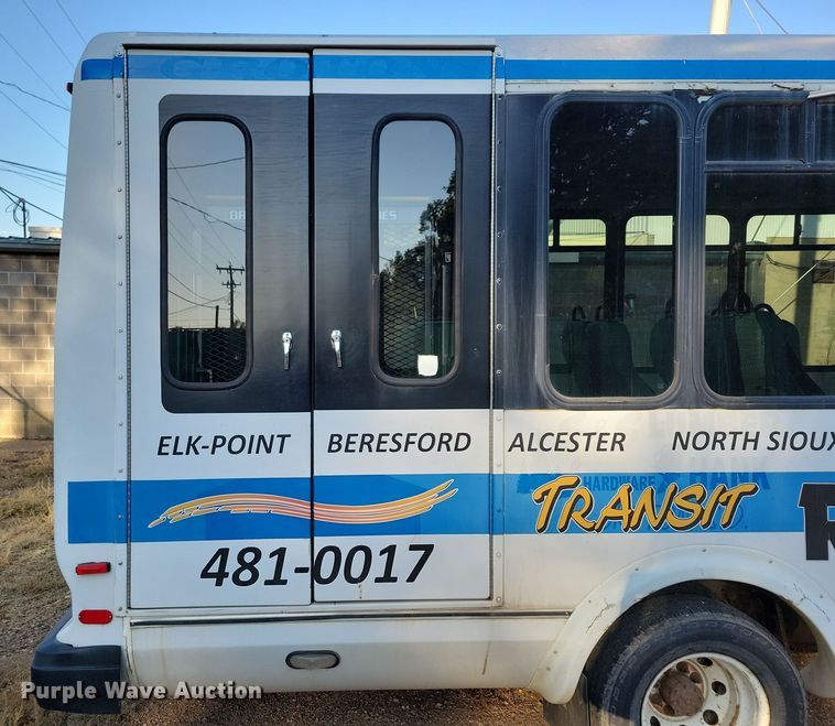 image for item JO9340 2007 Ford Eldorado  shuttle bus