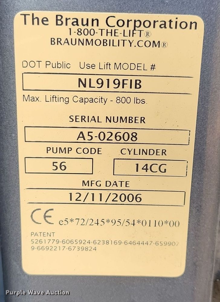 image for item JO9340 2007 Ford Eldorado  shuttle bus