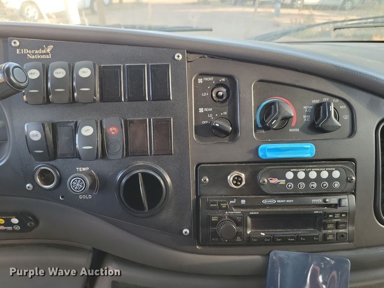 image for item JO9340 2007 Ford Eldorado  shuttle bus