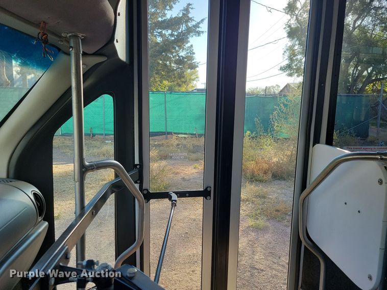 image for item JO9340 2007 Ford Eldorado  shuttle bus