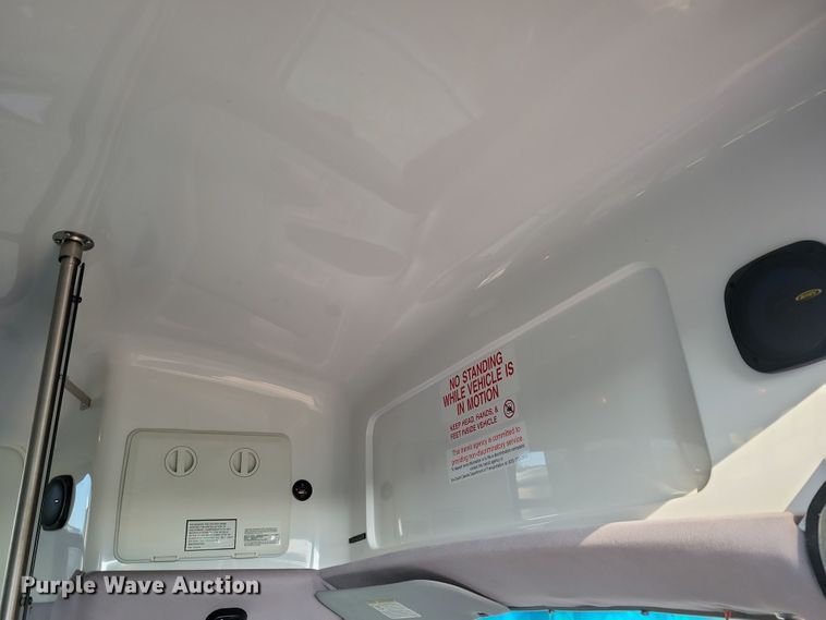 image for item JO9340 2007 Ford Eldorado  shuttle bus