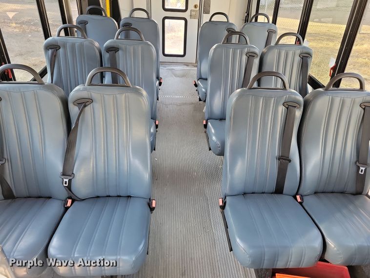 image for item JO9340 2007 Ford Eldorado  shuttle bus