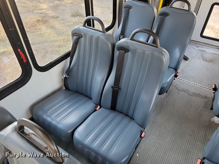 image for item JO9340 2007 Ford Eldorado  shuttle bus