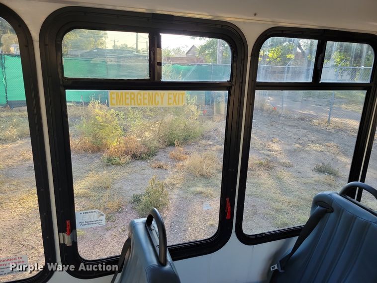 image for item JO9340 2007 Ford Eldorado  shuttle bus