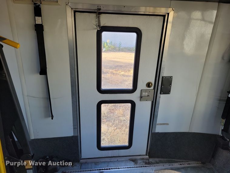 image for item JO9340 2007 Ford Eldorado  shuttle bus