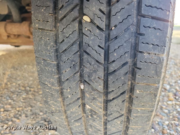 image for item JO9340 2007 Ford Eldorado  shuttle bus