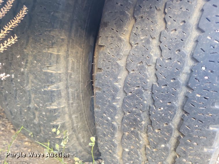 image for item JO9340 2007 Ford Eldorado  shuttle bus