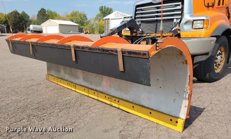 image for item JO9375 2009 Sterling LT9500 dump truck