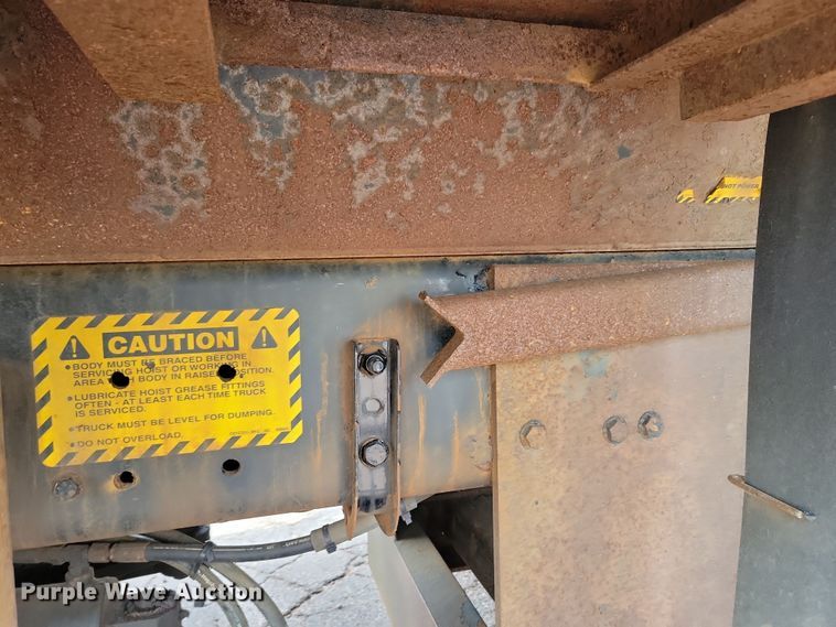 image for item JO9375 2009 Sterling LT9500 dump truck