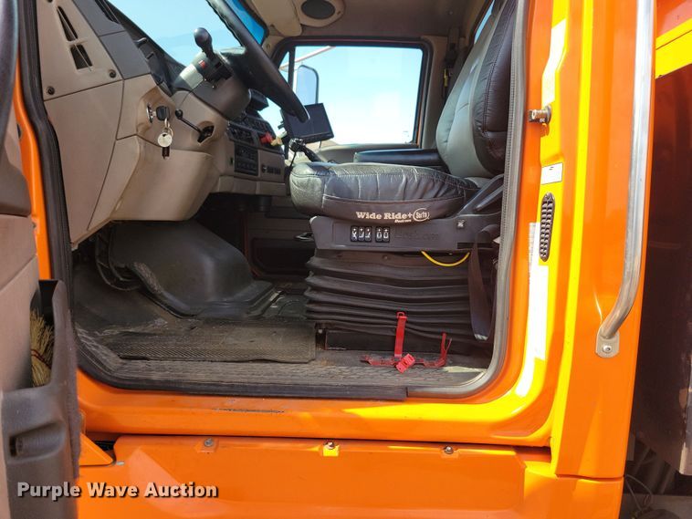 image for item JO9375 2009 Sterling LT9500 dump truck