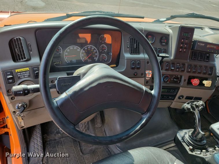 image for item JO9375 2009 Sterling LT9500 dump truck