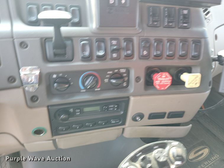 image for item JO9375 2009 Sterling LT9500 dump truck