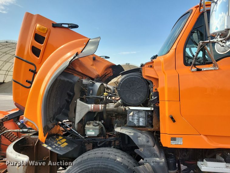 image for item JO9375 2009 Sterling LT9500 dump truck