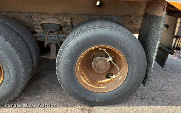 image for item JO9375 2009 Sterling LT9500 dump truck