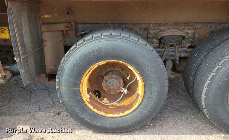 image for item JO9375 2009 Sterling LT9500 dump truck