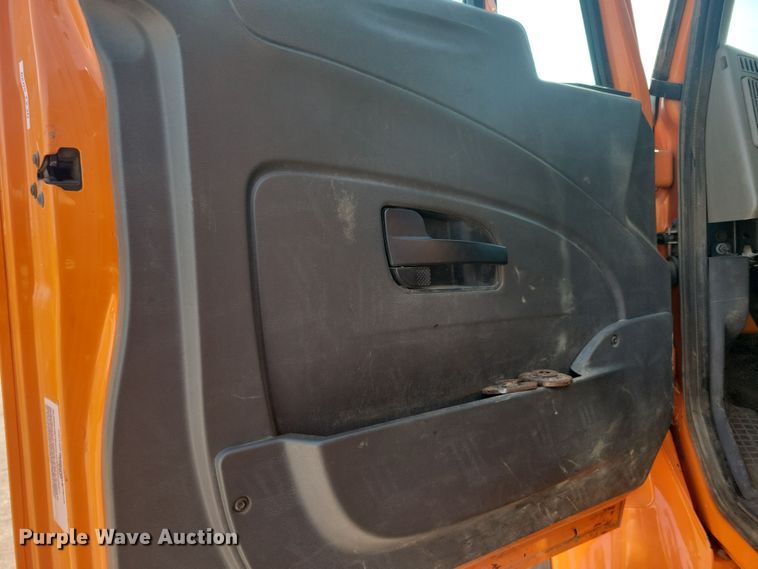 image for item JO9376 2013 International WorkStar 7000 dump truck