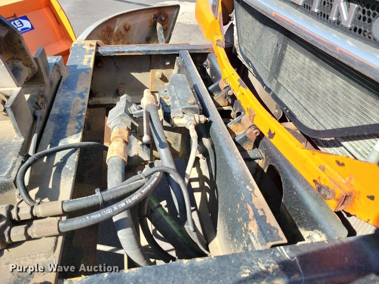 image for item JO9378 2009 Sterling LT9500 dump truck