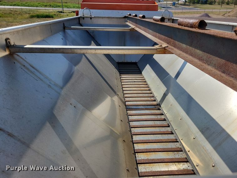 image for item JO9378 2009 Sterling LT9500 dump truck