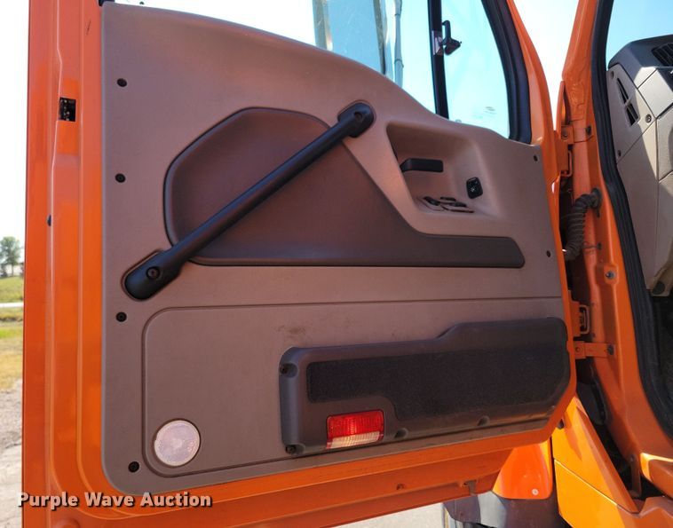 image for item JO9378 2009 Sterling LT9500 dump truck