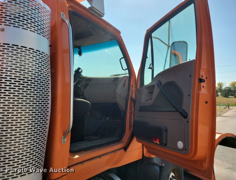 image for item JO9378 2009 Sterling LT9500 dump truck