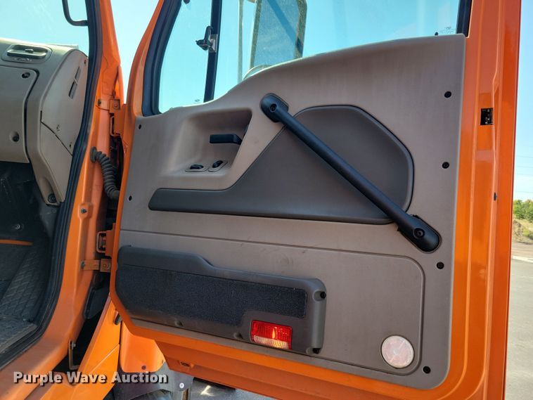 image for item JO9378 2009 Sterling LT9500 dump truck