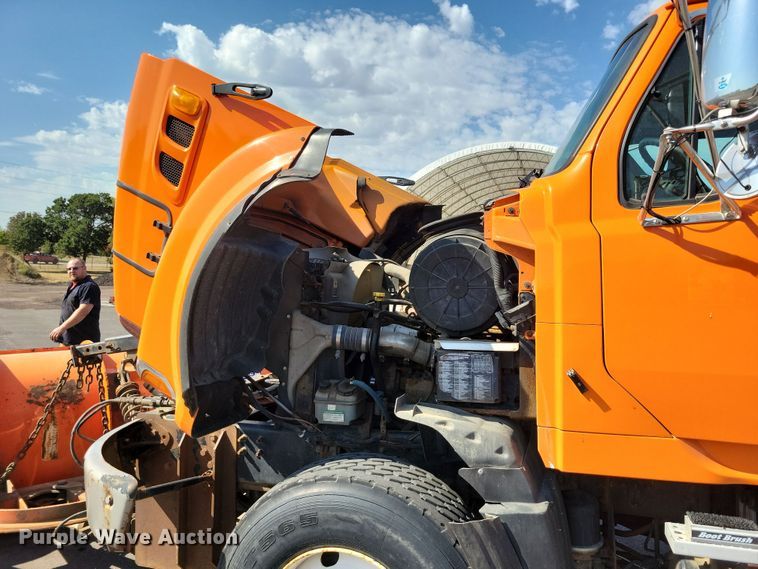image for item JO9378 2009 Sterling LT9500 dump truck
