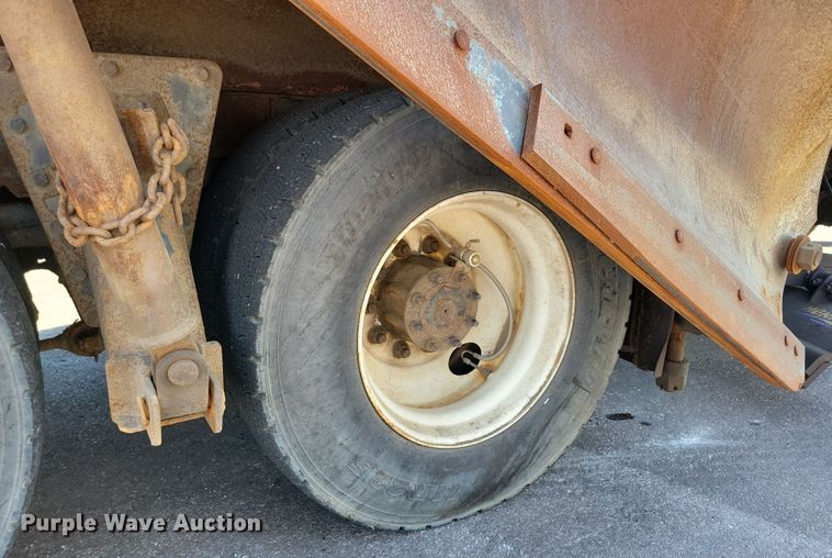 image for item JO9378 2009 Sterling LT9500 dump truck