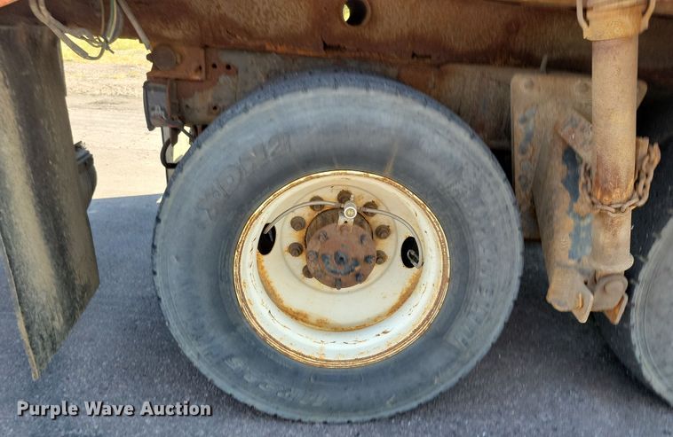 image for item JO9378 2009 Sterling LT9500 dump truck