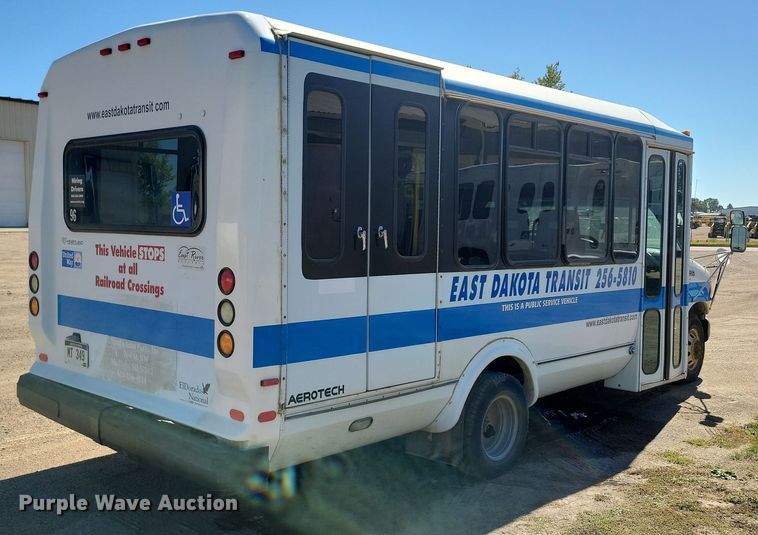 image for item JO9381 2003 Ford Eldorado Econoline E450 Super Duty shuttle bus