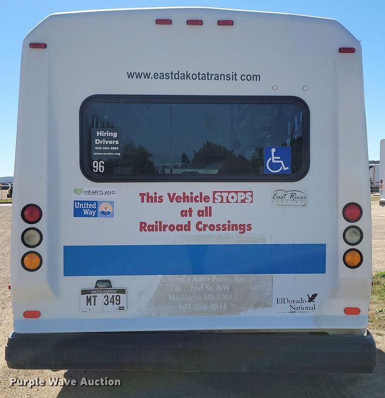 image for item JO9381 2003 Ford Eldorado Econoline E450 Super Duty shuttle bus