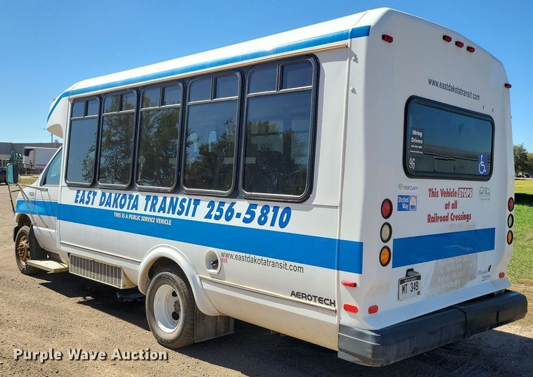 image for item JO9381 2003 Ford Eldorado Econoline E450 Super Duty shuttle bus