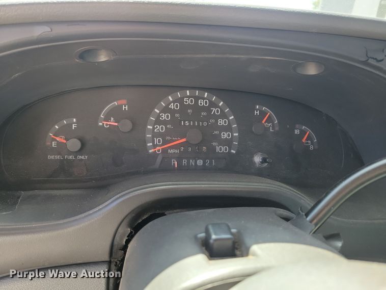 image for item JO9381 2003 Ford Eldorado Econoline E450 Super Duty shuttle bus