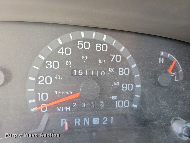 image for item JO9381 2003 Ford Eldorado Econoline E450 Super Duty shuttle bus