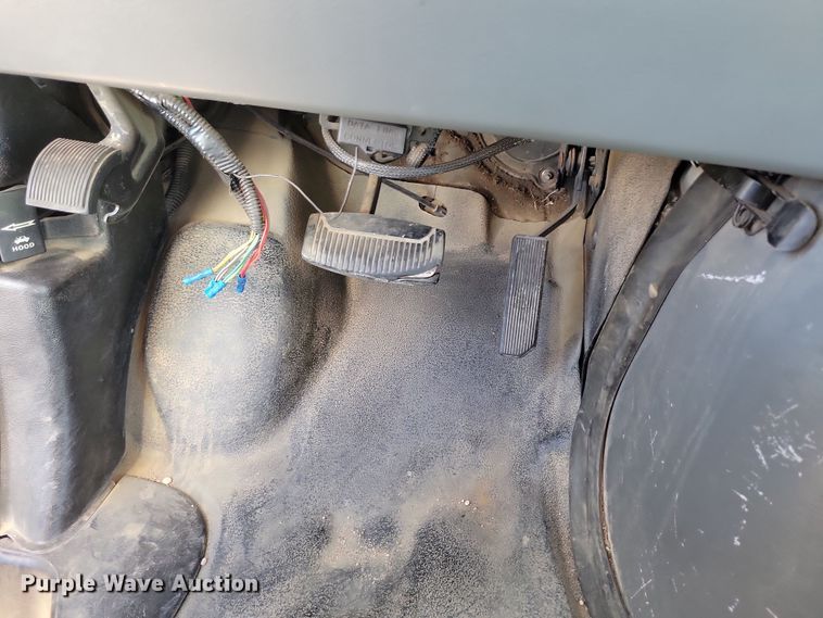 image for item JO9381 2003 Ford Eldorado Econoline E450 Super Duty shuttle bus